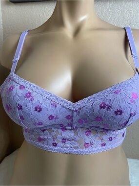 PINK Victoria's Secret Lavender Floral Lace Bralette